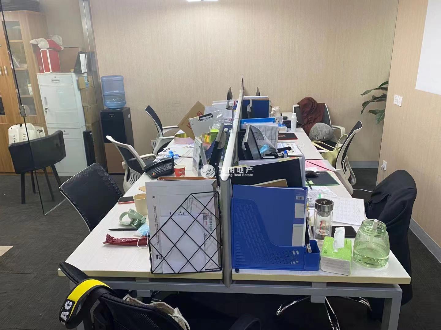 南京西路仲益大厦65平米写字楼出租